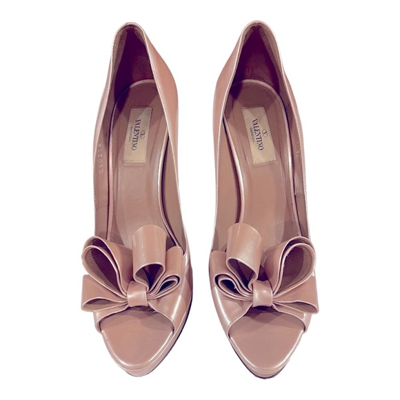 Valentino Neutrals Patent Leather Bow Accents Pumps size 40 - Picture 11 of 13
